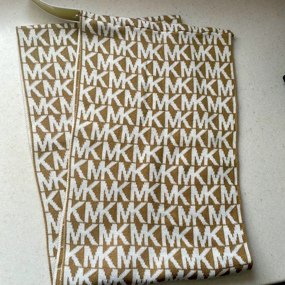 Michael kors infinity scarf